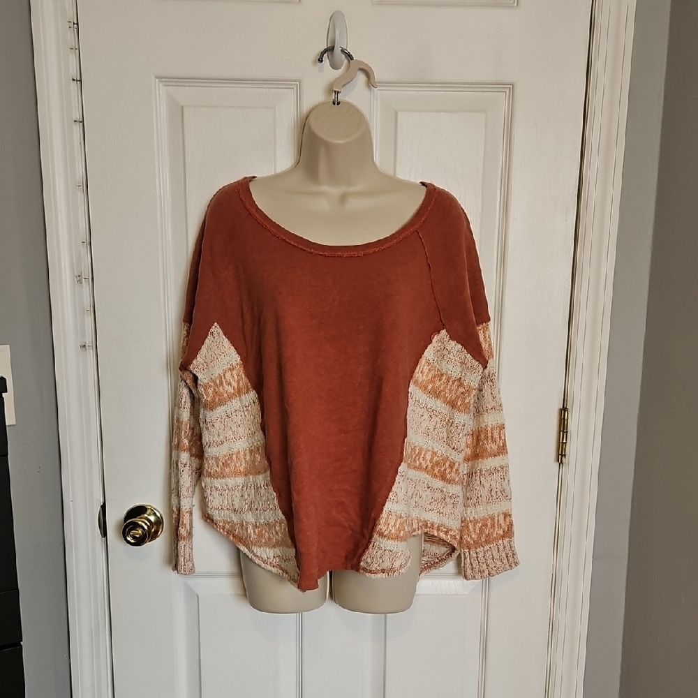 Free People boho. Casual beachy oversized sweatshirt knit top
